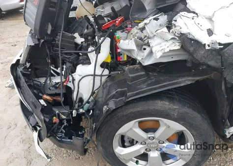 2018 Jeep Compass Latitude 4X4 из США, поврежденный, VIN 3C4NJDBBXJT422936